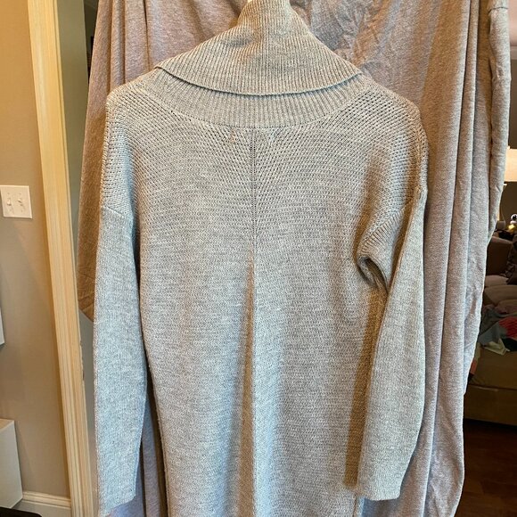 LULUS light gray long sleeve sweater dress, turtleneck size XS - Picture 3 of 9